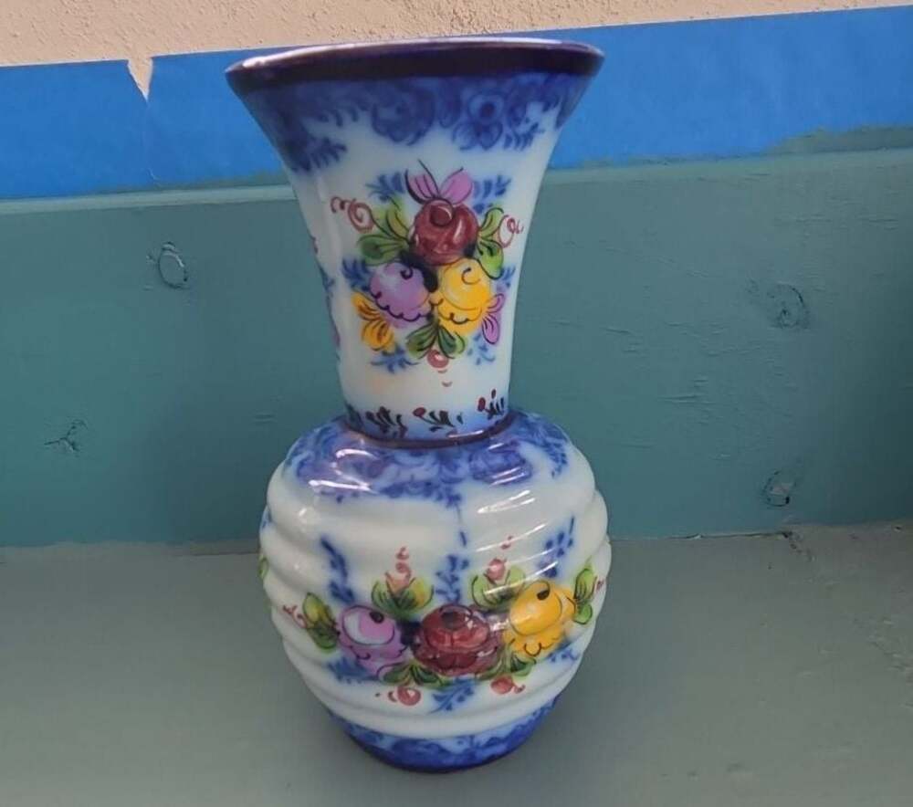 Vestal Alcobaca Portugal Hand Painted Floral Ceramic Pottery Vase